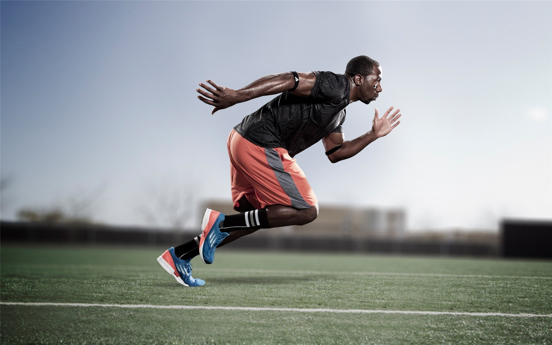 比赛经典瞬间:王强压哨三分引爆现场气氛,王强比赛视频